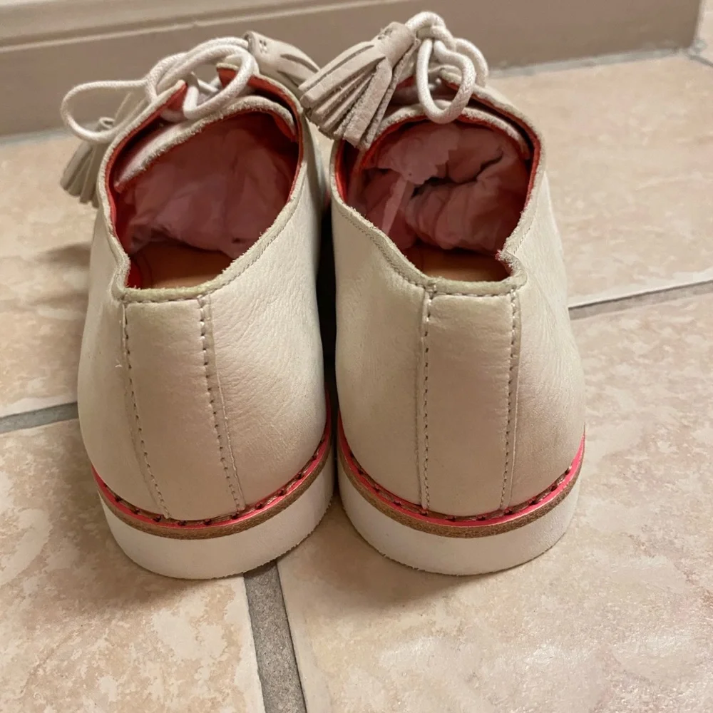 Coach Cream Leather Lace-Up Flats with Pink Trim